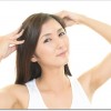 髪が抜ける女性はストレスが原因？頭皮をマッサージすると良い？