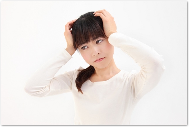 頭がハゲる女性の原因とは？ホルモンバランスの崩れやストレスや生活習慣？ 女性を悩ませる抜け毛の原因とその対策方法